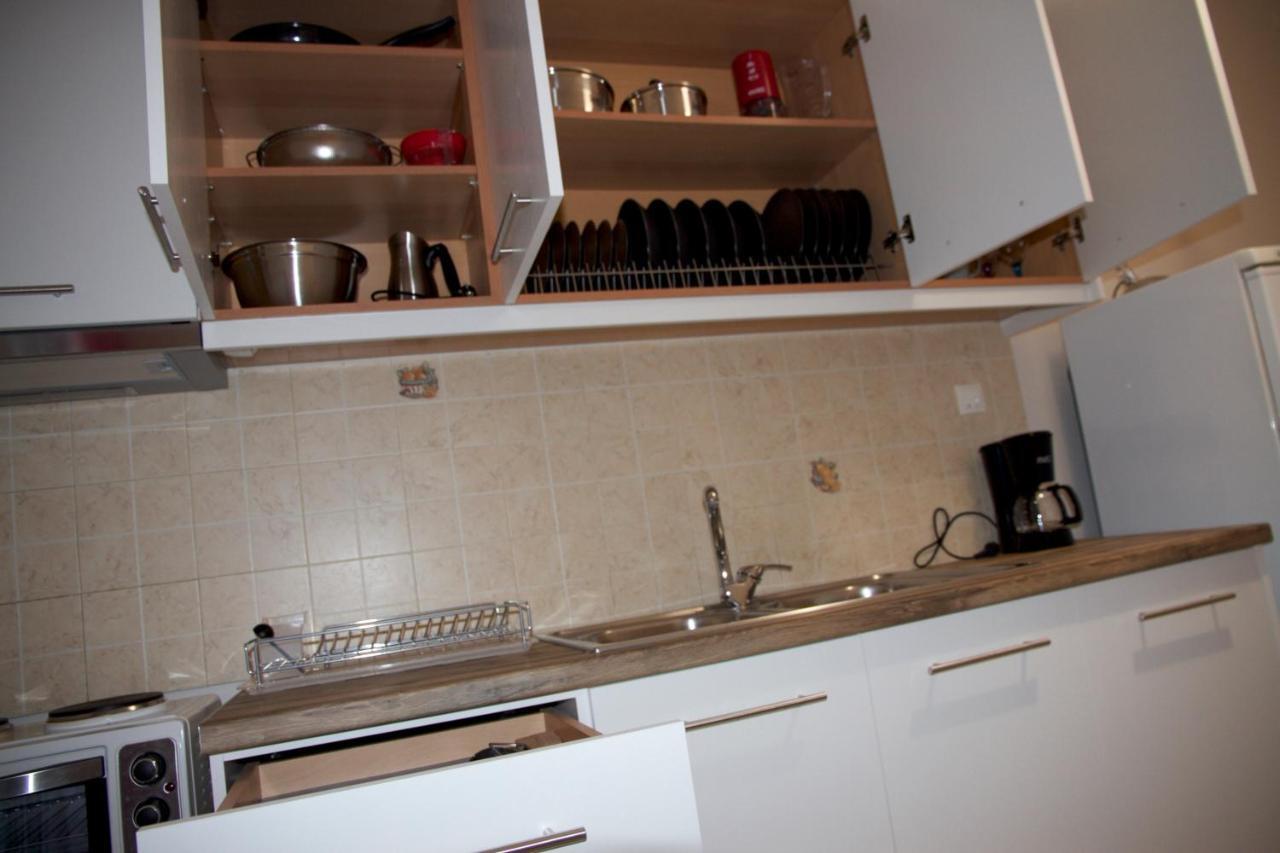 Modern Apartment In 칼라마타 외부 사진